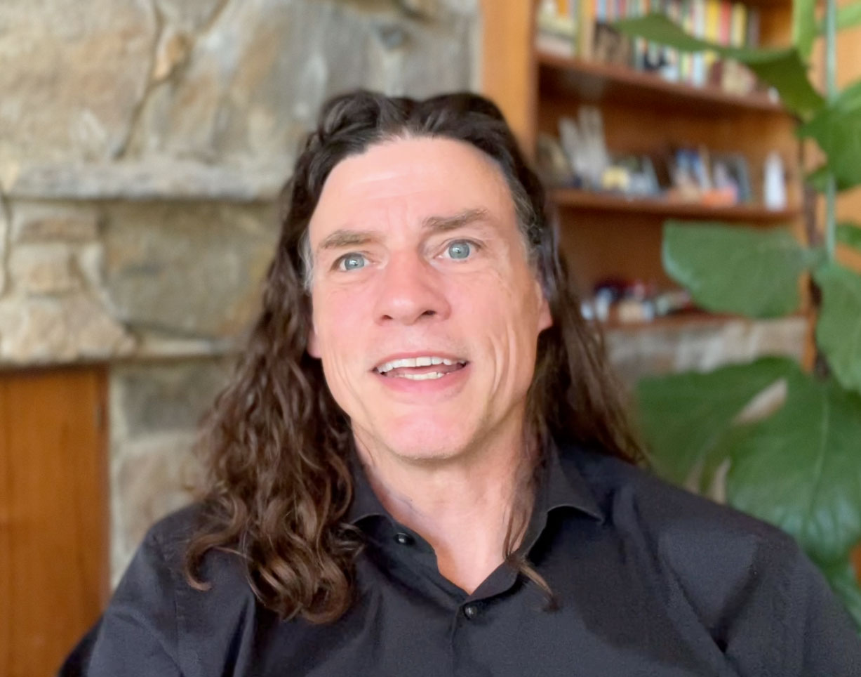 Andrew Moir Headshot